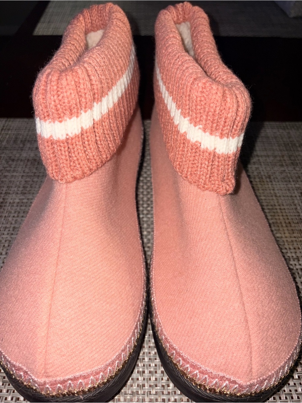 EverFoams Pink Cozy Knit Memory Foam Slippers | New